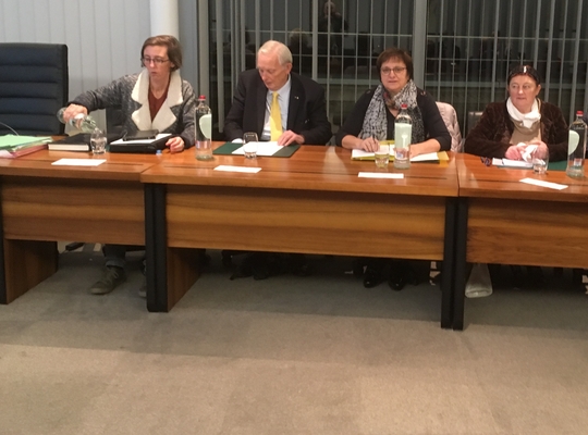 Gemeenteraad van maandag 27 november 2017 Onze fractie, netjes vóór tijd om de beraadslaging goed aan te vatten